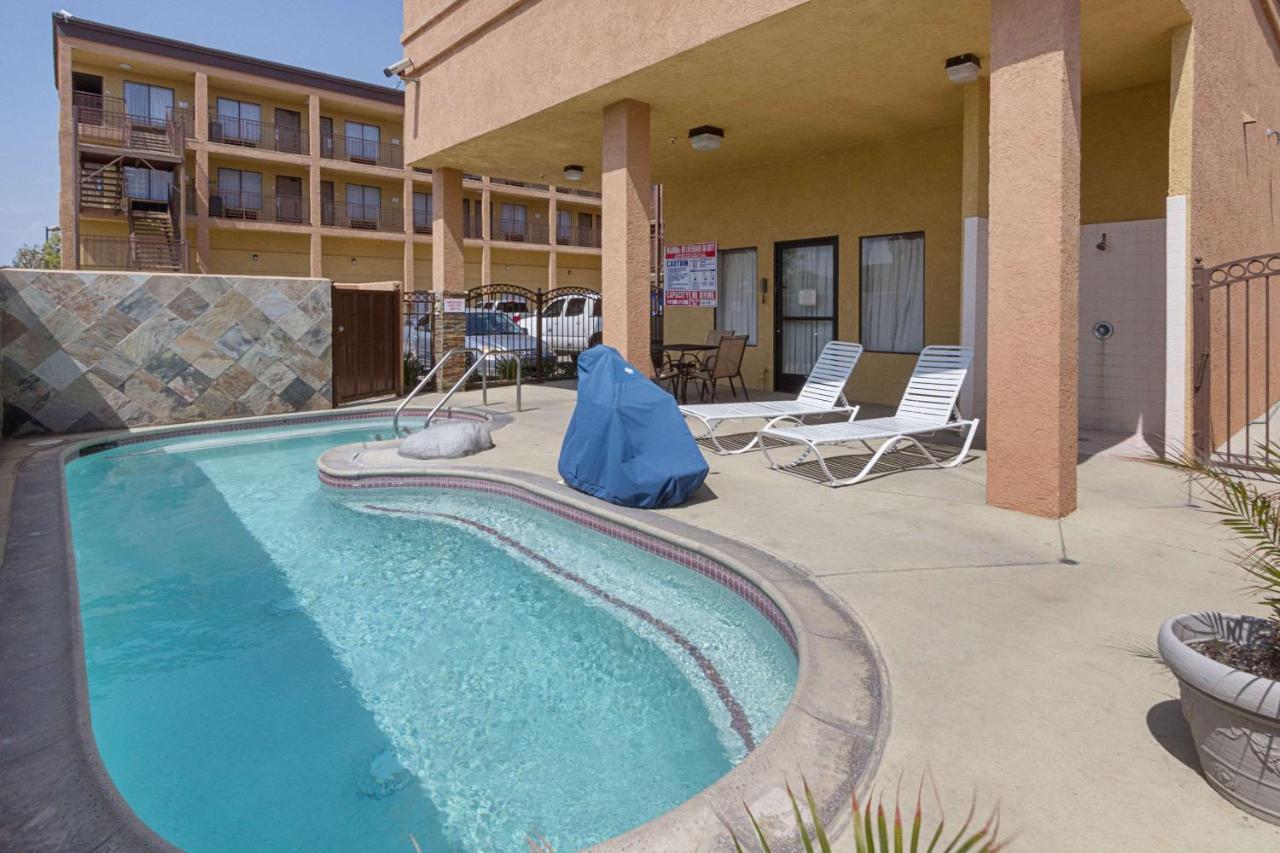 Quality Inn & Suites Huntington Beach Ngoại thất bức ảnh