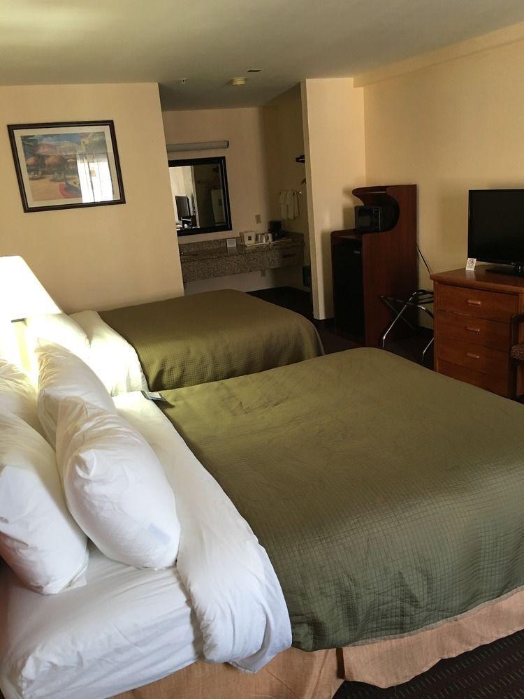 Quality Inn & Suites Huntington Beach Ngoại thất bức ảnh