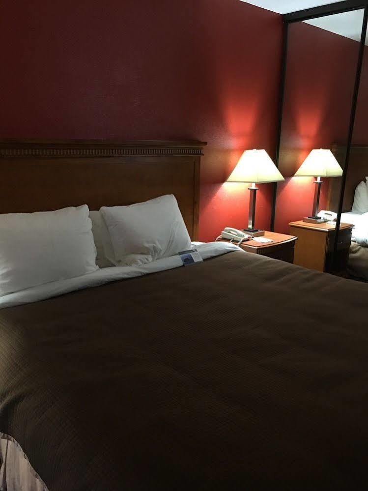 Quality Inn & Suites Huntington Beach Ngoại thất bức ảnh