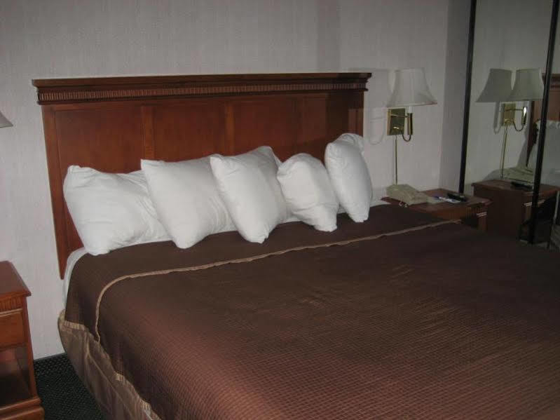 Quality Inn & Suites Huntington Beach Ngoại thất bức ảnh