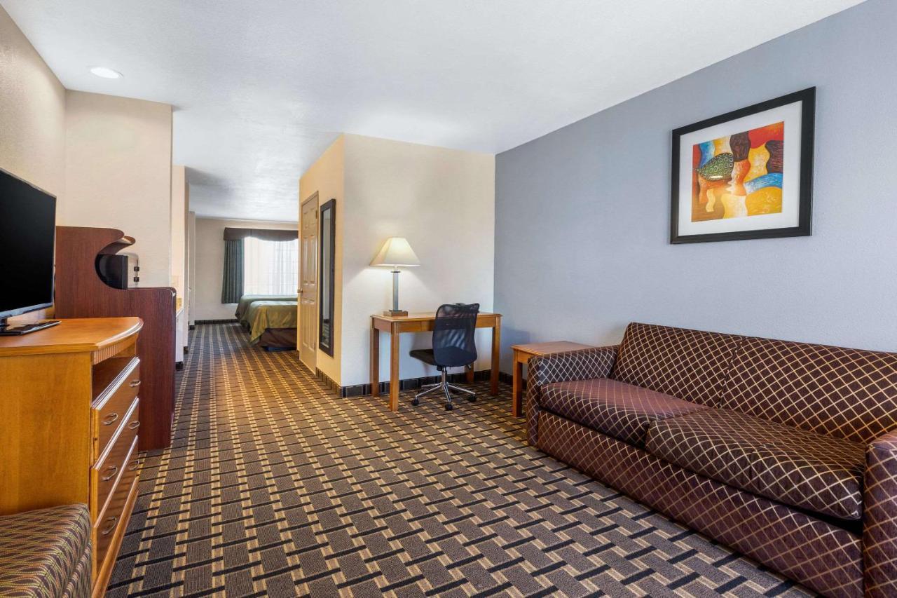 Quality Inn & Suites Huntington Beach Ngoại thất bức ảnh